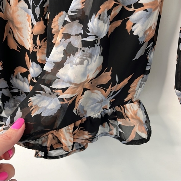 ASTR the Label floral romper S Size Small - Picture 2 of 4